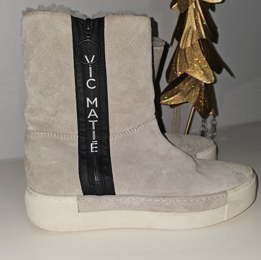Vic Matie, Light Grey Suede And Wool Boots, Zip Up, Size 37 7 Comfy And Warm